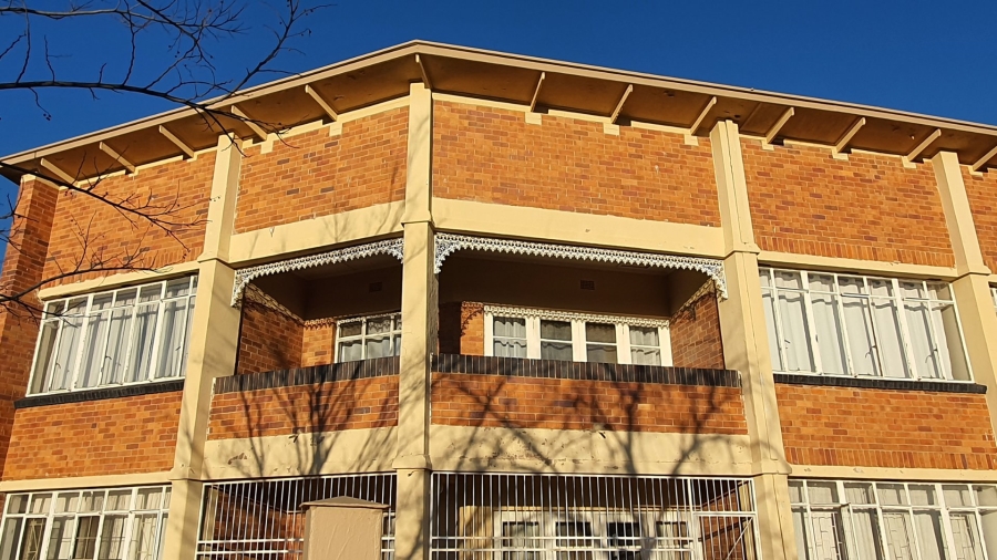 2 Bedroom Property for Sale in Kroonheuwel Free State